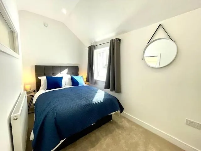 Modern 2Br Duplex With Garden In Cardiff Stylish And Relaxing Stay